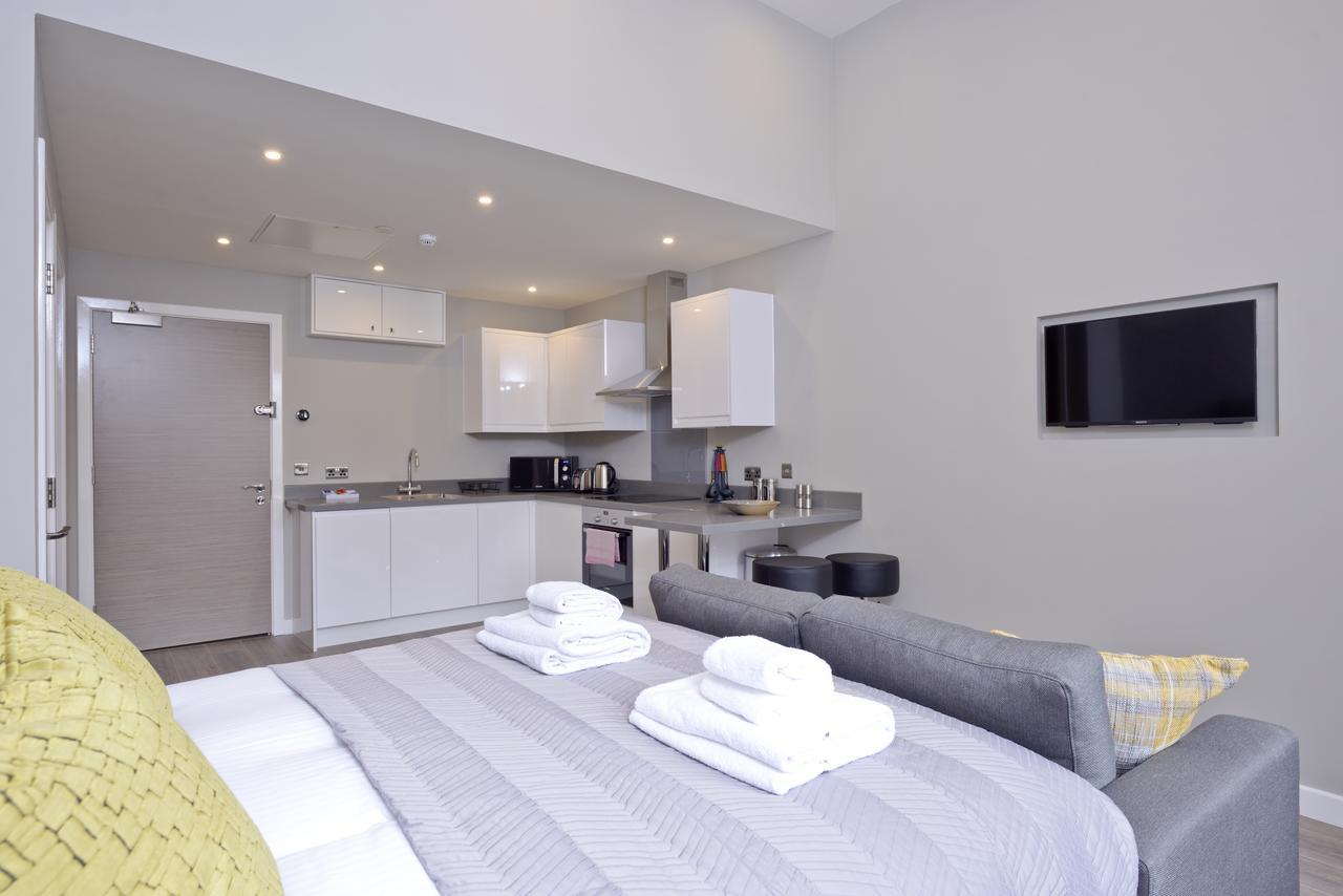 Nelson Mandela Place Apartment *