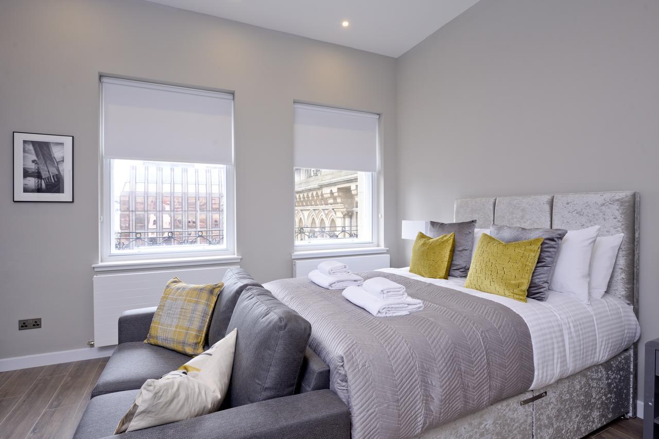 Nelson Mandela Place Apartment *